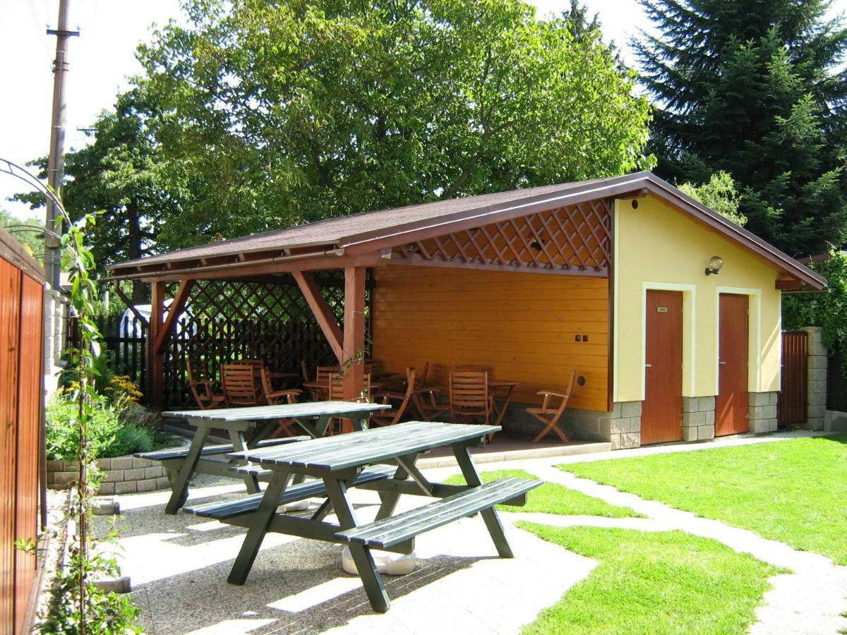 Penzion Albina - Restaurace Vysoke nad Jizerou Exterior photo